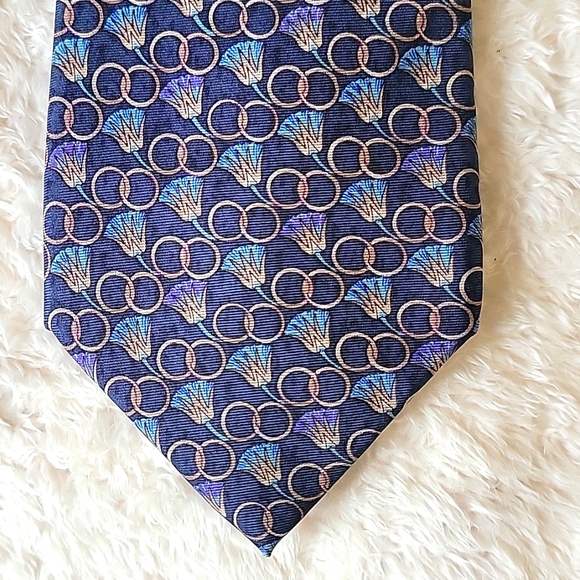 The Metropolitan museum of art silk tie rings and flowers blue - Picture 2 of 5